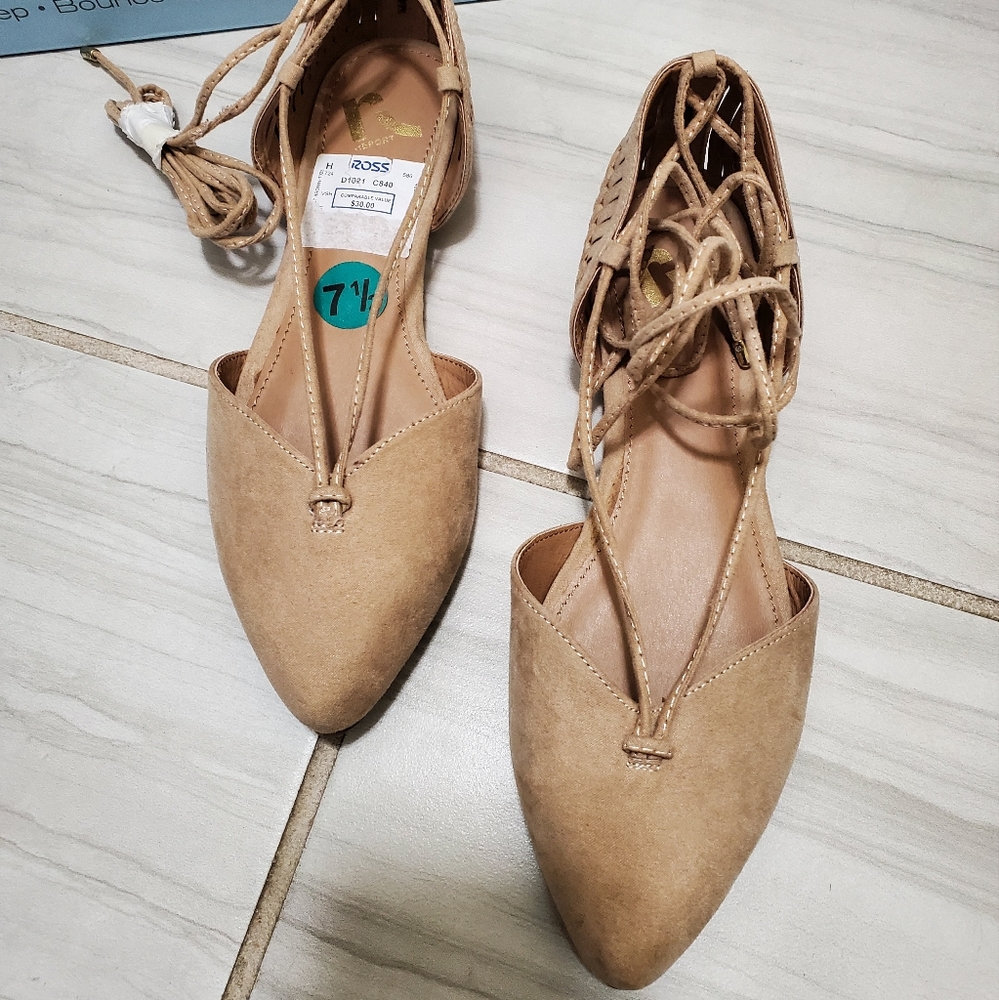Summer nude flats